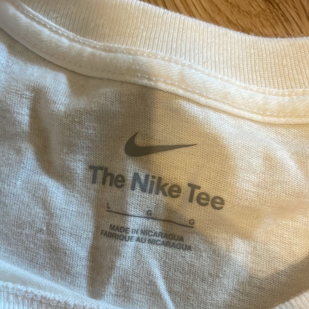 Nike Tee! - Picture 4 of 4